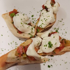 Entradas - Crostini pizzaiola