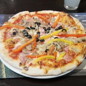 Pizza caprichosa