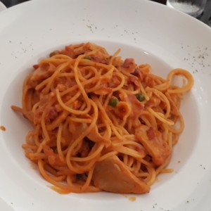 spaguetti en salsa rosada