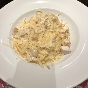 spagguetti alfredo con pollo