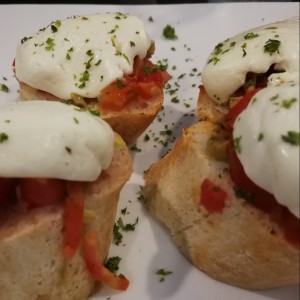 Entradas - Crostini pizzaiola