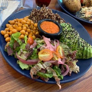 Ensaladas - Mika Buddha Bowl. Mi favorito