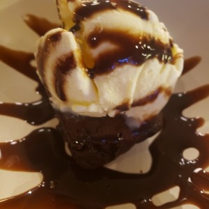 Brownie con helado