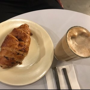 Capuccino y Croisand de Nutela