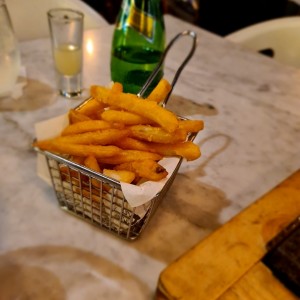 Papas Fritas Wedges o Francesa