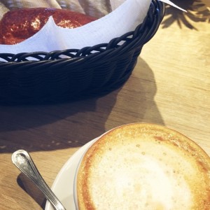 capuccino con pain du chocolat