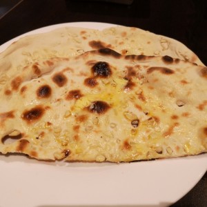 Naan de ajo