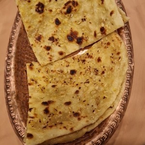 Naan con Ajo