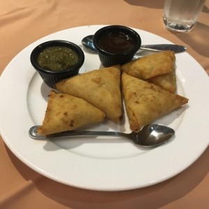 Samosas de pollo