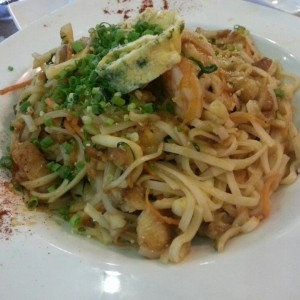 Pad thai de mariscos