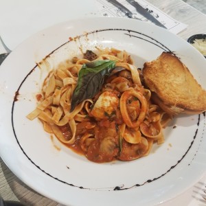 Pasta con Mariscos