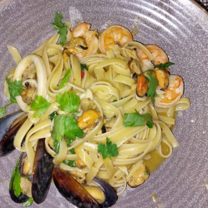 frutti di mare fettuccine