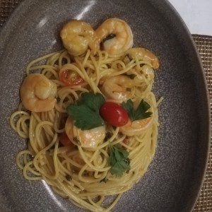 Spaghettini con camarones 