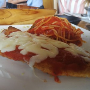 Milanesa de Pollo y Spaghetti