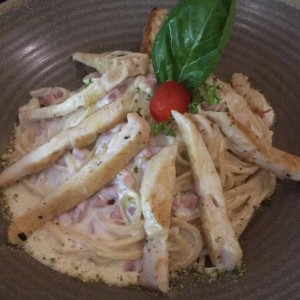 pasta alfredo con pollo