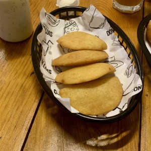 Mini empanadas de queso