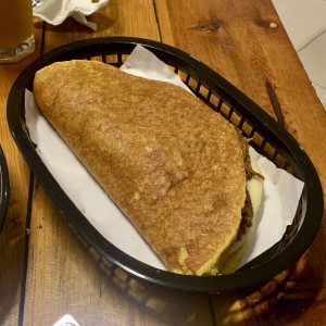 cachapa de Carne Mechada