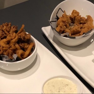 Tapas - Calamari Mix y Boneless wings