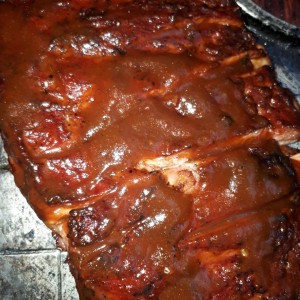 Media costilla de puerco en BBQ