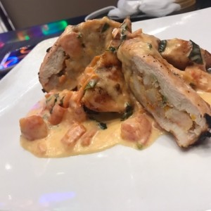 pollo relleno de camarones