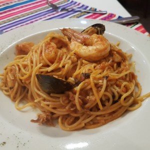 spaguetti frutos del mar