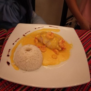 pescado relleno de camarones