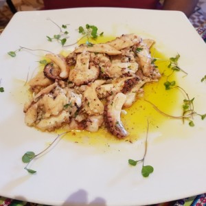 pulpo al ajillo