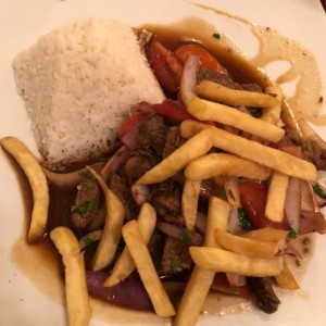 Lomo saltado