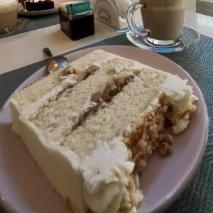 Cake De Vainilla Con Manzana Y Carmalo