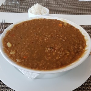 sopa de lentejas