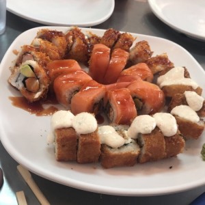 platanito roll, crispy cangrejo, tita roll 