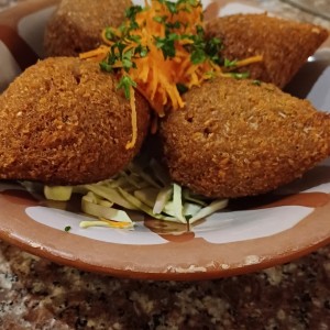 Entradas Libanesas - Kibbe Frito