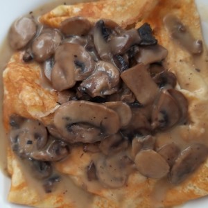 crepes pollo , queso y champignon