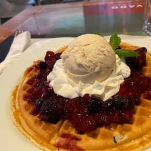 waffles de frutos rojos 