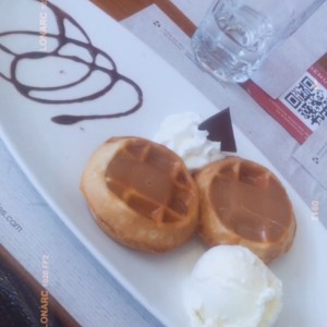 mini waffles con dulce de leche ?