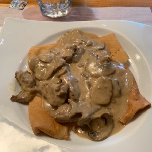 Crepes Stroganoff. 