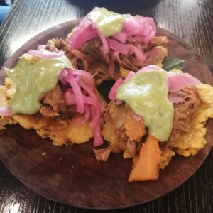  Patacones con ropa vieja 