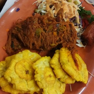 ropa vieja con patacones