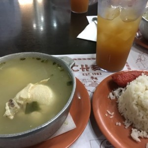 sancocho y limonada con raspadura 