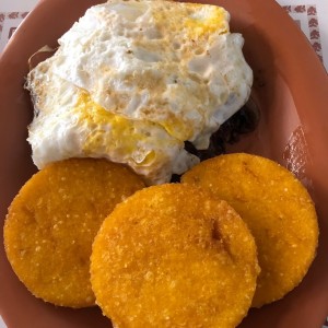 Bistec a Caballo con Tortillas