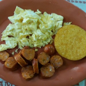 huevos revueltos tortilla chorizo