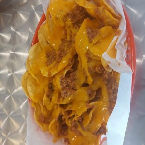 Nachos con Chili y Queso