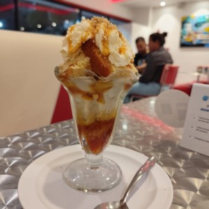 Postres - No me Olvides (Helado de galleta con sirope de caramelo)