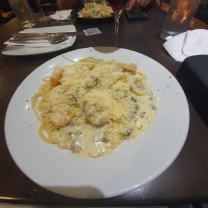 Pasta Tre Scalini (con mariscos)