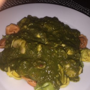 tortellini de queso al pesto