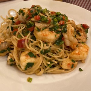 Pepperoncini con langostinos