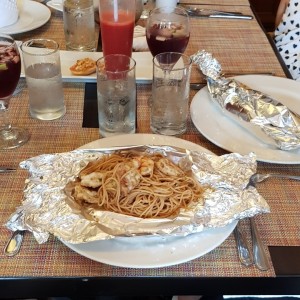 Spaguetti integral al olio al cartucho con langostimos