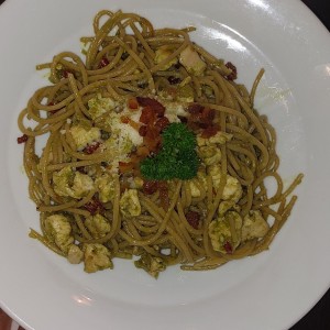 pasta con pollo y tocino