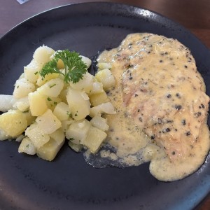 Pechuga de Pollo con papas salteadas