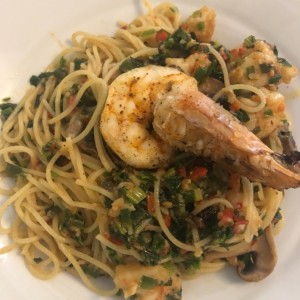 spaguettini con Langostino al Oleo y Peperonccini